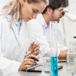Quirónprevención y XTART Formación Profesional desarrollan el primer Ciclo de Técnico de Laboratorio especializado en Salud Laboral
